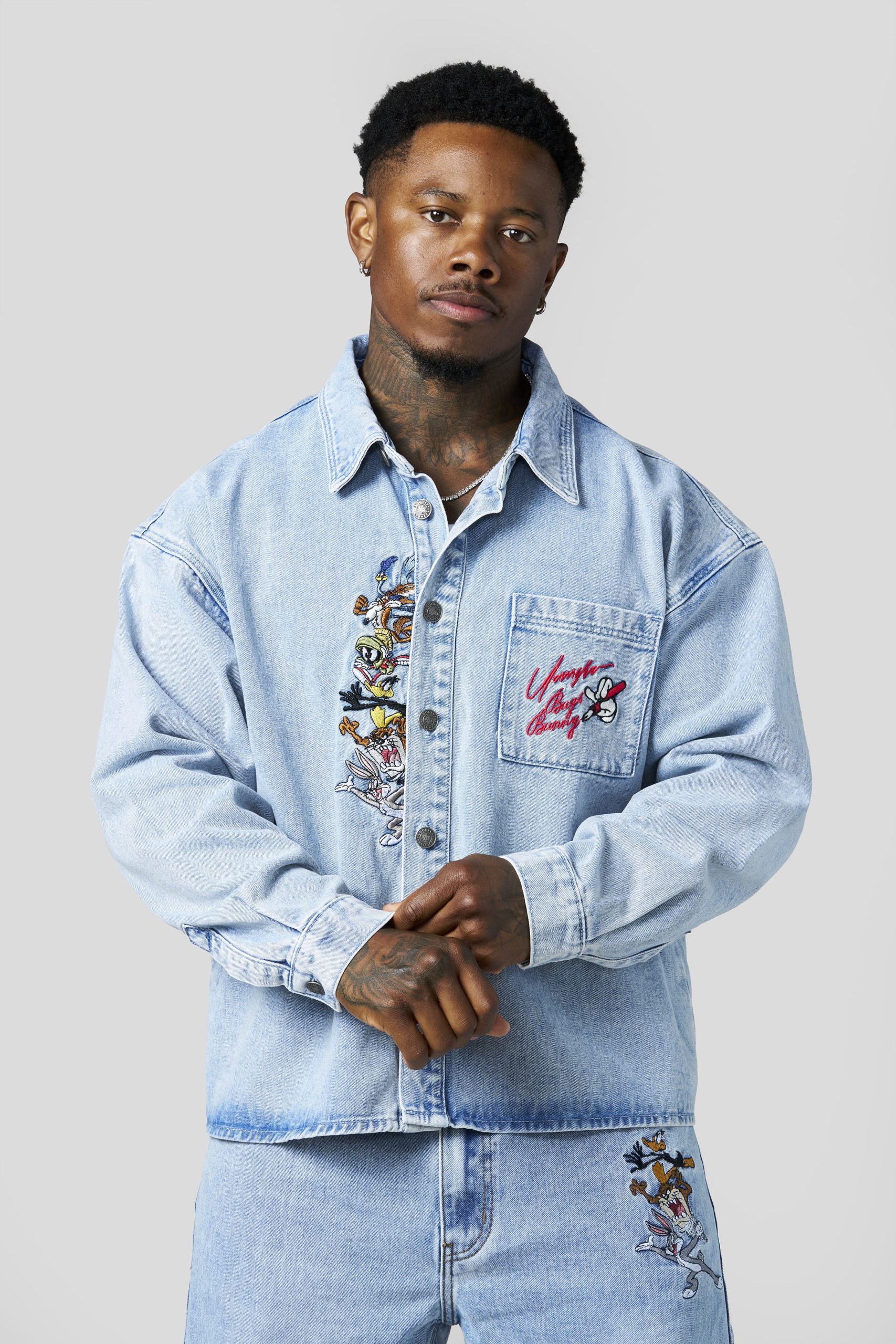 8112 - Looney Tunes Denim Shirt - Image 8